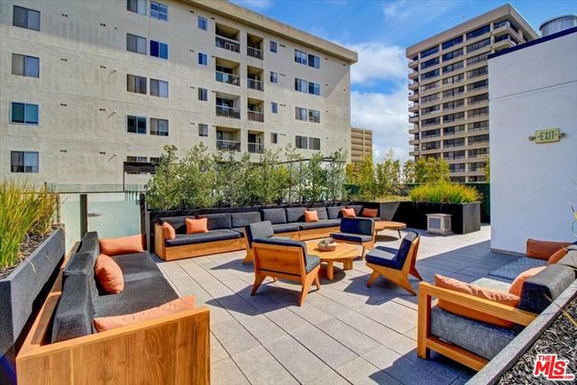 10777 WILSHIRE Boulevard 209, Los Angeles, CA 90024