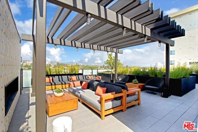 10777 WILSHIRE Boulevard 209, Los Angeles, CA 90024