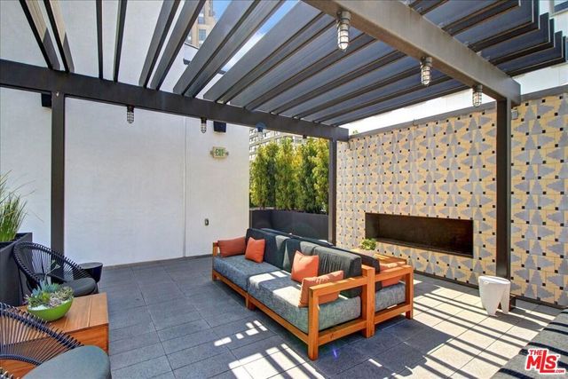 10777 WILSHIRE Boulevard 209, Los Angeles, CA 90024