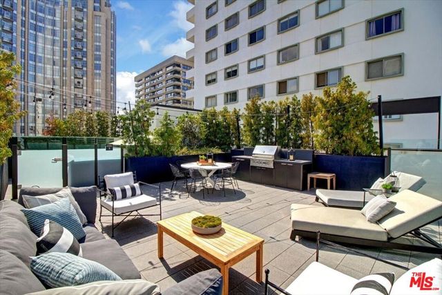 10777 WILSHIRE Boulevard 209, Los Angeles, CA 90024