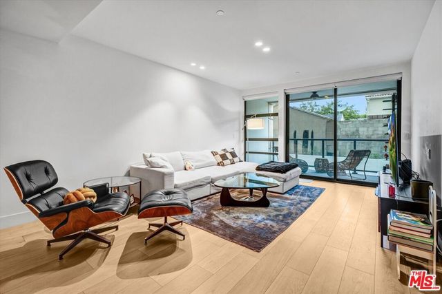 10777 WILSHIRE Boulevard 209, Los Angeles, CA 90024