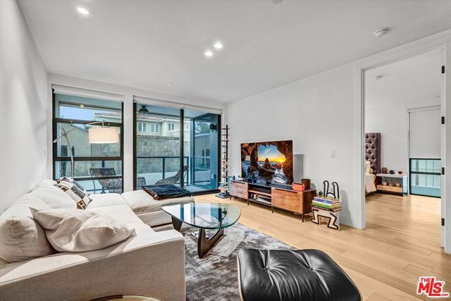 10777 WILSHIRE Boulevard 209, Los Angeles, CA 90024