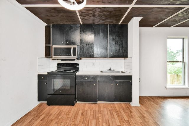 172 Road 5122, Cleveland, TX 77327
