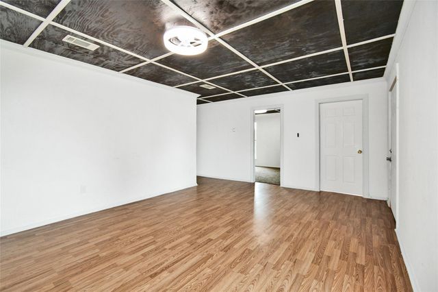 172 Road 5122, Cleveland, TX 77327