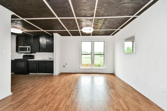 172 Road 5122, Cleveland, TX 77327