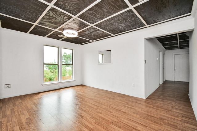 172 Road 5122, Cleveland, TX 77327