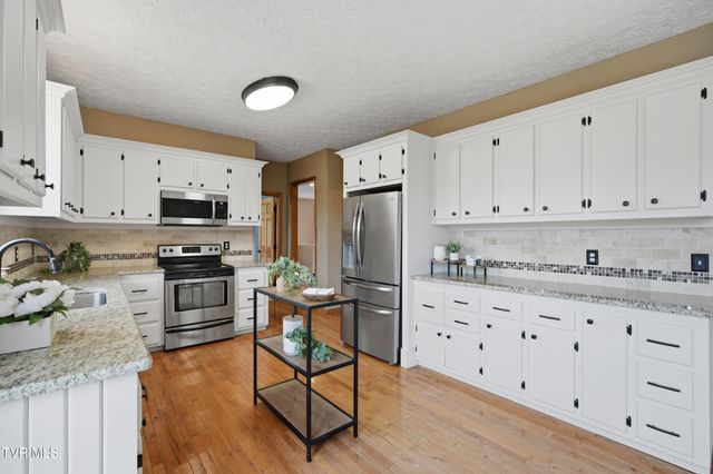 11515 Frederick Road, Coeburn, VA 24230