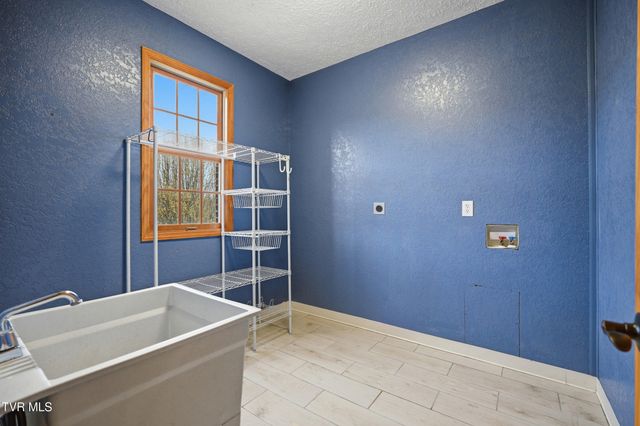 11515 Frederick Road, Coeburn, VA 24230