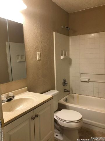 522 Altitude Dr Apt 3, San Antonio, TX 78227