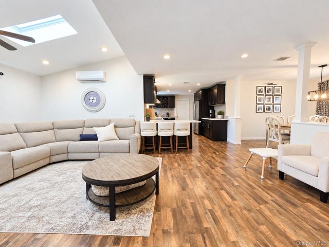 2 Teton Place, Lake Grove, NY 11755
