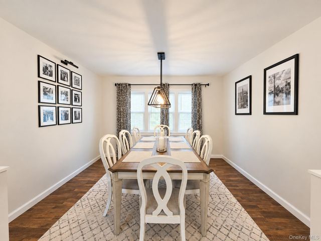 2 Teton Place, Lake Grove, NY 11755