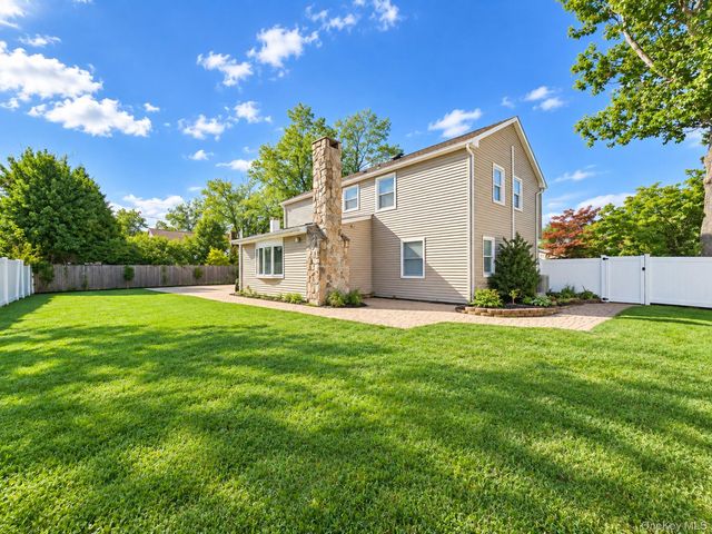 2 Teton Place, Lake Grove, NY 11755