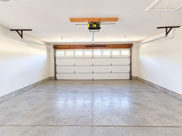 2 Teton Place, Lake Grove, NY 11755