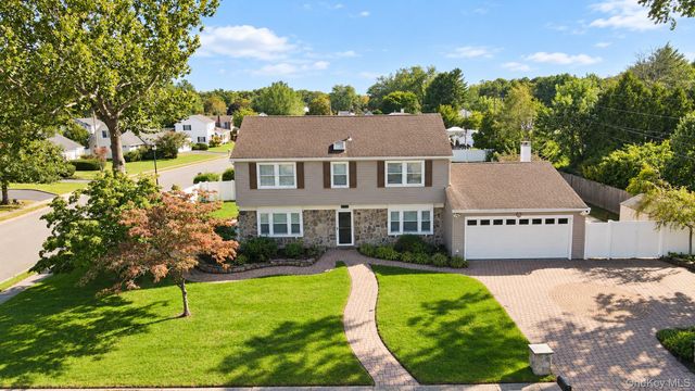 2 Teton Place, Lake Grove, NY 11755