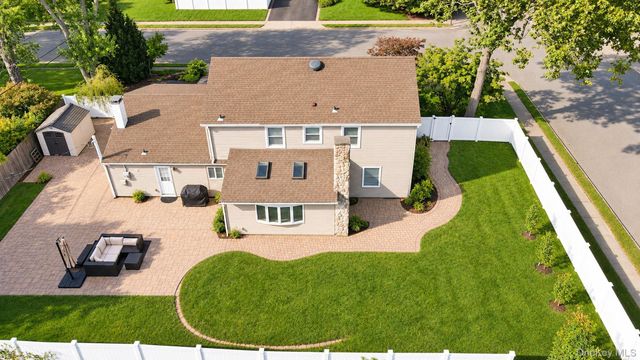2 Teton Place, Lake Grove, NY 11755