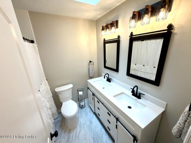 7307 Ticonderoga Dr, Louisville, KY 40214