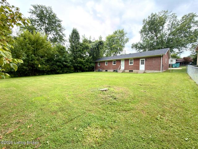 7307 Ticonderoga Dr, Louisville, KY 40214