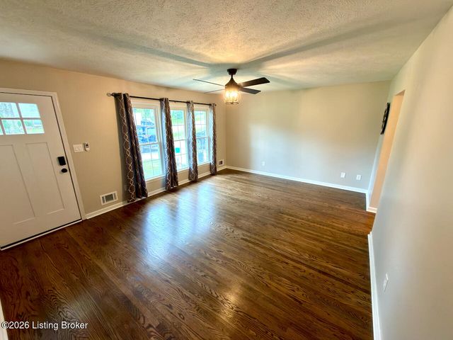 7307 Ticonderoga Dr, Louisville, KY 40214