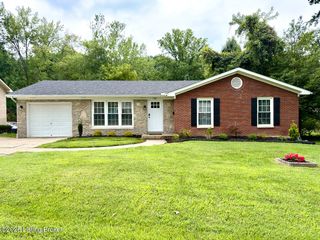 7307 Ticonderoga Dr, Louisville, KY 40214