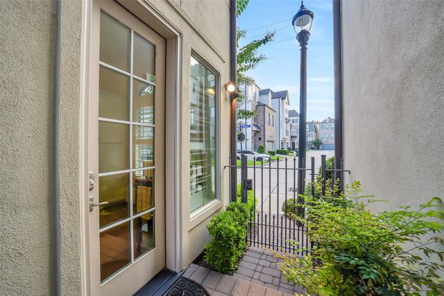 1110 Lake Pointe Parkway, Sugar Land, TX 77478