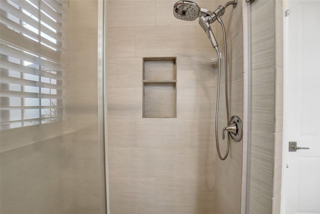 1110 Lake Pointe Parkway, Sugar Land, TX 77478