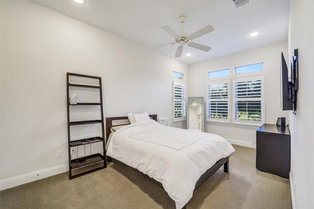 1110 Lake Pointe Parkway, Sugar Land, TX 77478