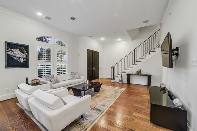 1110 Lake Pointe Parkway, Sugar Land, TX 77478
