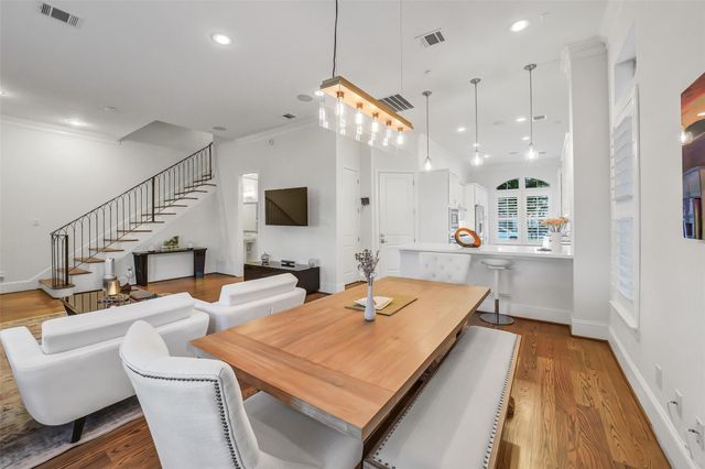 1110 Lake Pointe Parkway, Sugar Land, TX 77478