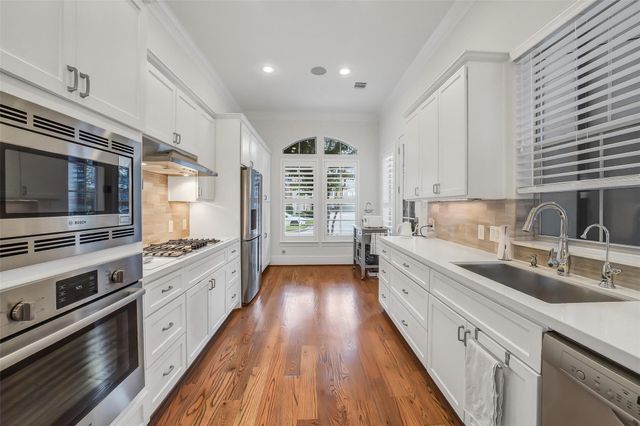 1110 Lake Pointe Parkway, Sugar Land, TX 77478