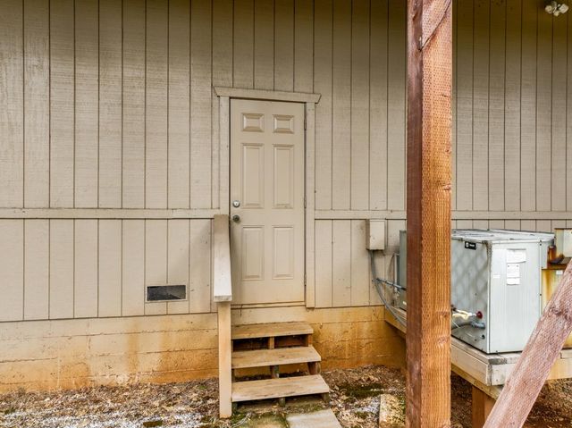 18358 Hummingbird Dr, Penn Valley, CA 95946