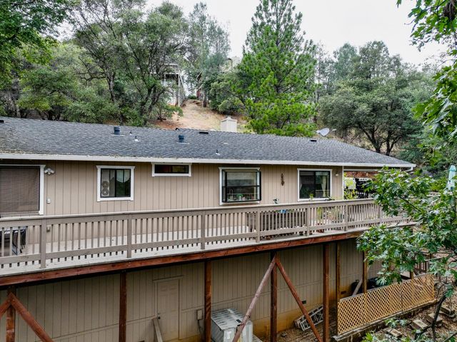 18358 Hummingbird Dr, Penn Valley, CA 95946