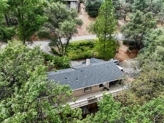 18358 Hummingbird Dr, Penn Valley, CA 95946