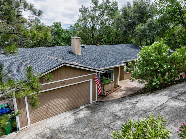 18358 Hummingbird Dr, Penn Valley, CA 95946