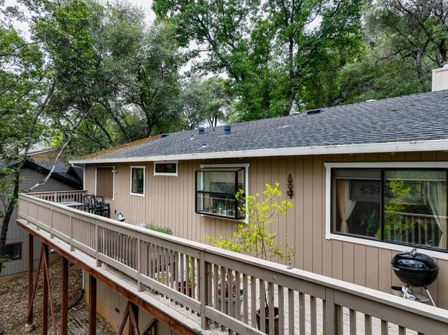 18358 Hummingbird Dr, Penn Valley, CA 95946