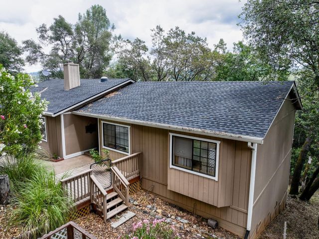18358 Hummingbird Dr, Penn Valley, CA 95946