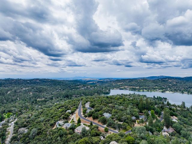 18358 Hummingbird Dr, Penn Valley, CA 95946