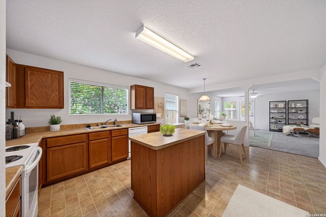 5823 Trent Ranch, San Antonio, TX 78249