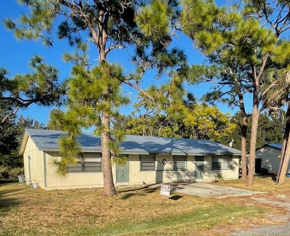 922 S Lake Drive, Fort Pierce, FL 34982
