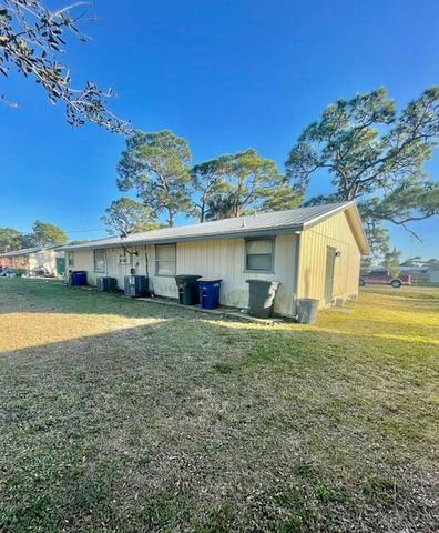 922 S Lake Drive, Fort Pierce, FL 34982