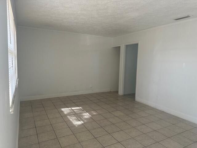 922 S Lake Drive, Fort Pierce, FL 34982