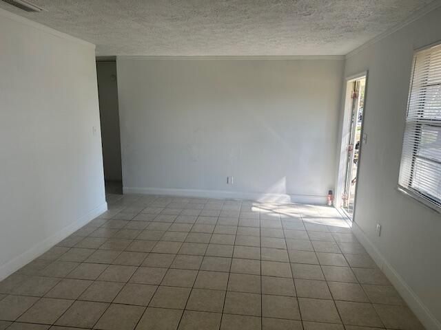 922 S Lake Drive, Fort Pierce, FL 34982