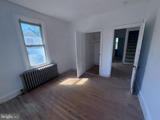 220 CLIFTON AVE, Sharon Hill, PA 19079