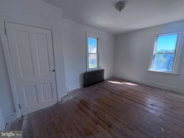 220 CLIFTON AVE, Sharon Hill, PA 19079