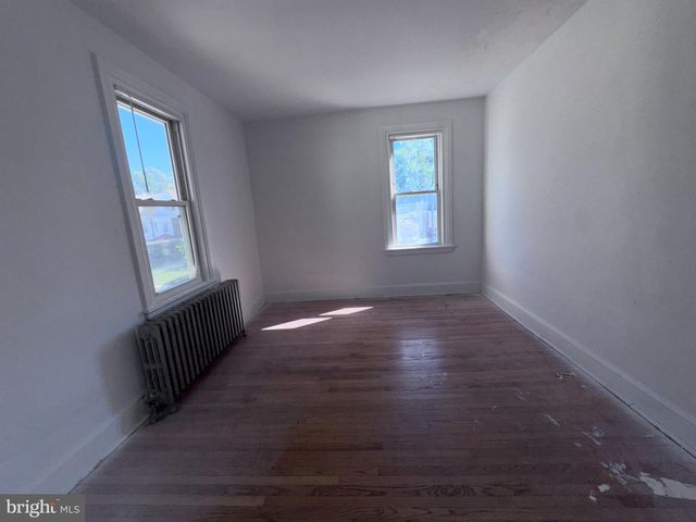 220 CLIFTON AVE, Sharon Hill, PA 19079
