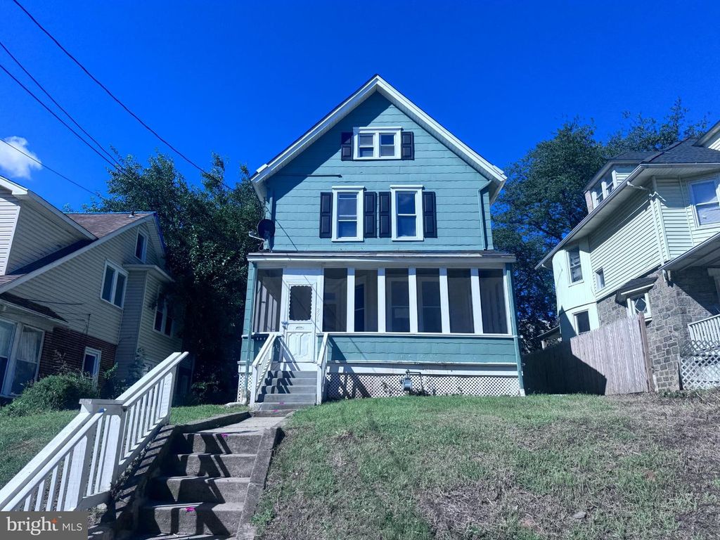 220 CLIFTON AVE, Sharon Hill, PA 19079