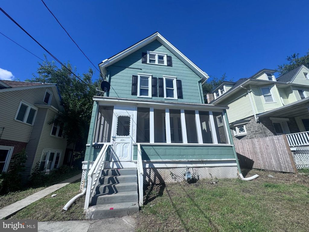 220 CLIFTON AVE, SHARON HILL, PA 19079 — photo 2