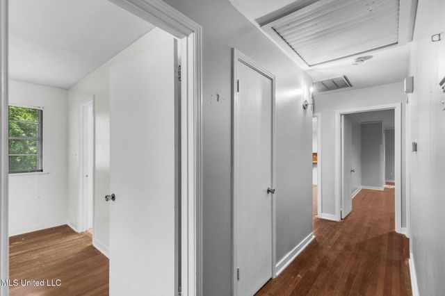 205 Pimlico Place, Jackson, MS 39211