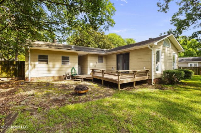 205 Pimlico Place, Jackson, MS 39211