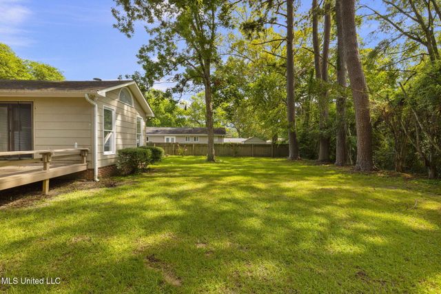 205 Pimlico Place, Jackson, MS 39211