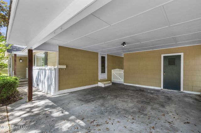 205 Pimlico Place, Jackson, MS 39211